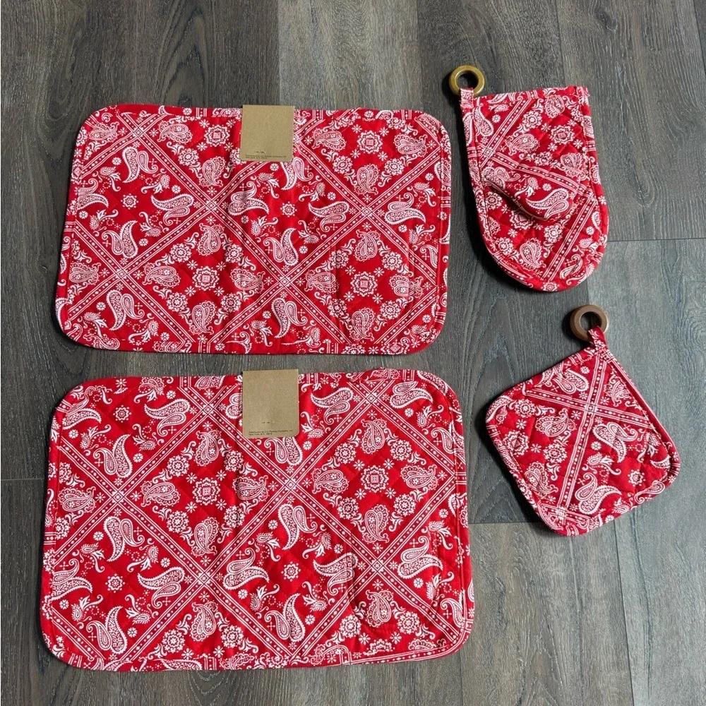 Country Corners Red Bandana & Denim Quilted Placemat Set, new with tags